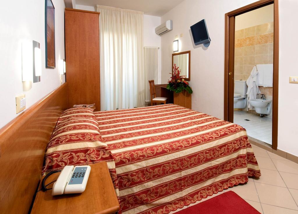 Hotel Bristol - Koolibry Hotels Cervia Ngoại thất bức ảnh