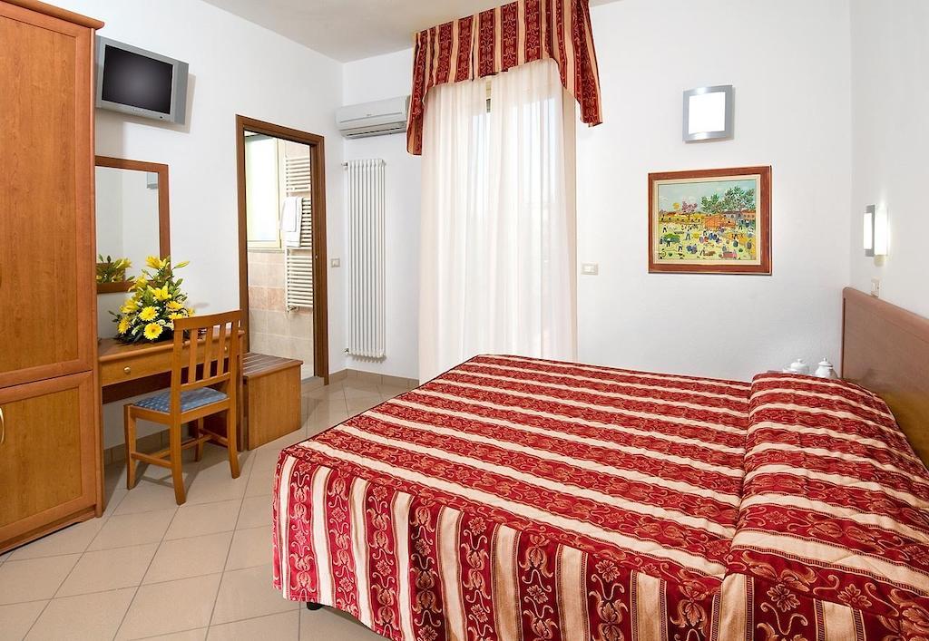 Hotel Bristol - Koolibry Hotels Cervia Phòng bức ảnh